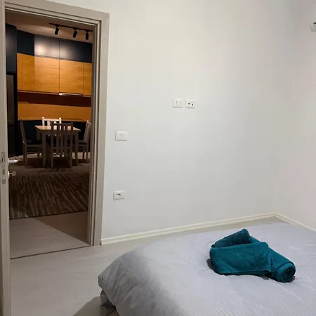 Maisonnova Deluxe 2 * Tirana