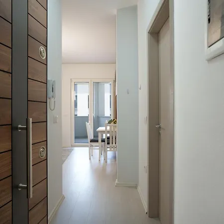 Maisonnova Deluxe 2 * Tirana