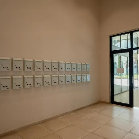 Maisonnova Deluxe 2 *